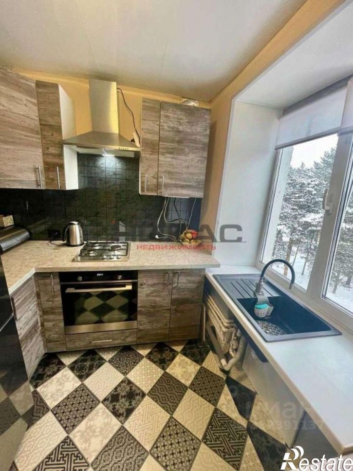2-комн квартира поселок Октябрьский, 20,  д. 20
