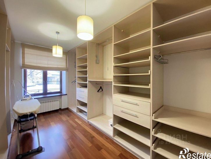 3-комн квартира ул Максимова, 4б,  д. 4б