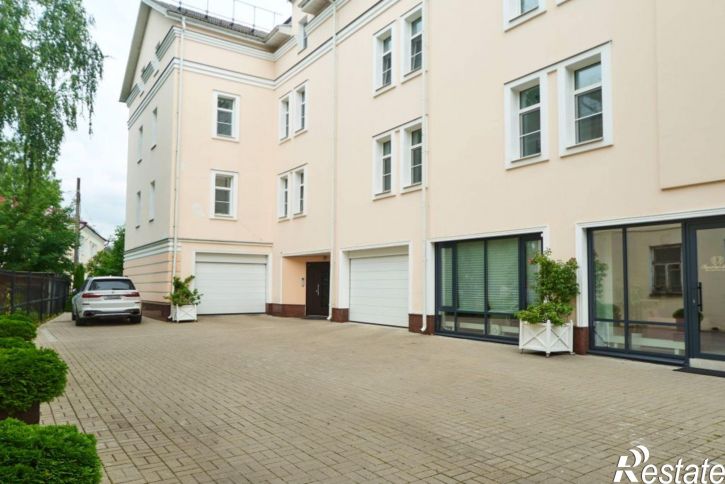 5-комн квартира Кедрова ул, 6
