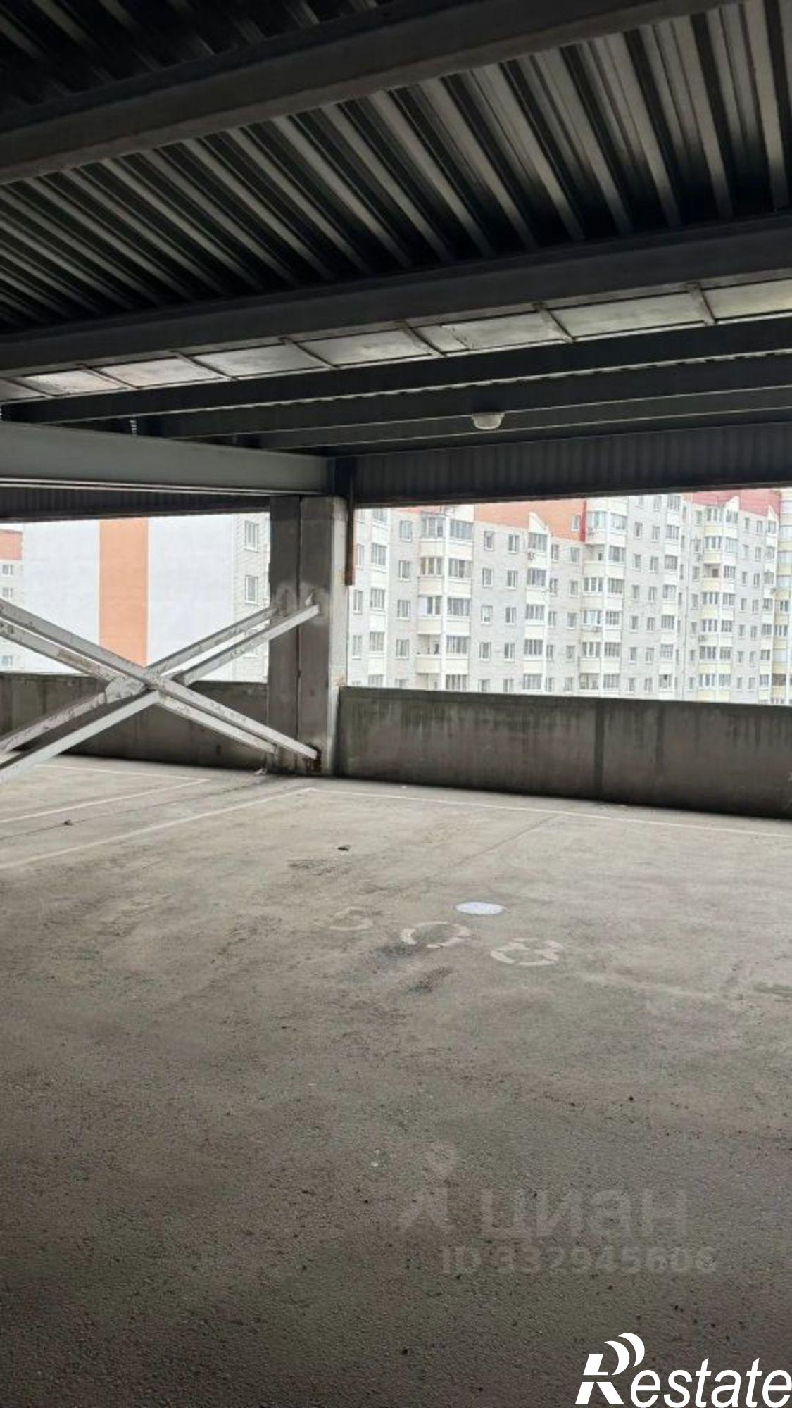 Купить гараж, место в паркинге за 700 000 рублей на ул Панина, 5а