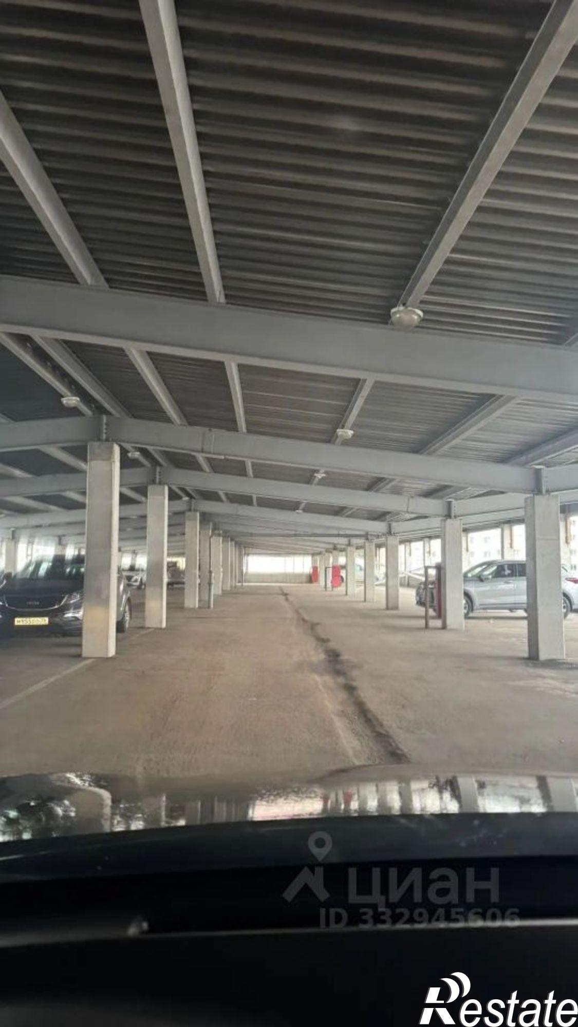 Купить гараж, место в паркинге за 700 000 рублей на ул Панина, 5а