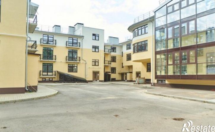 3-комн квартира ул Суркова, 5,  д. 5