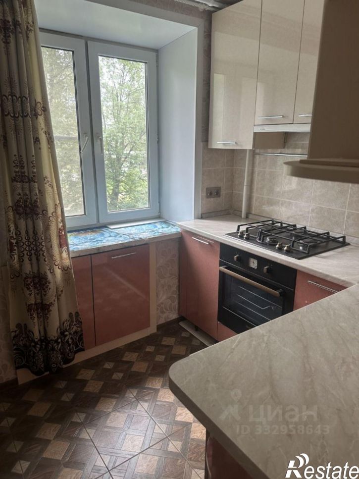 4-комн квартира ул Ньютона, 40,  д. 40
