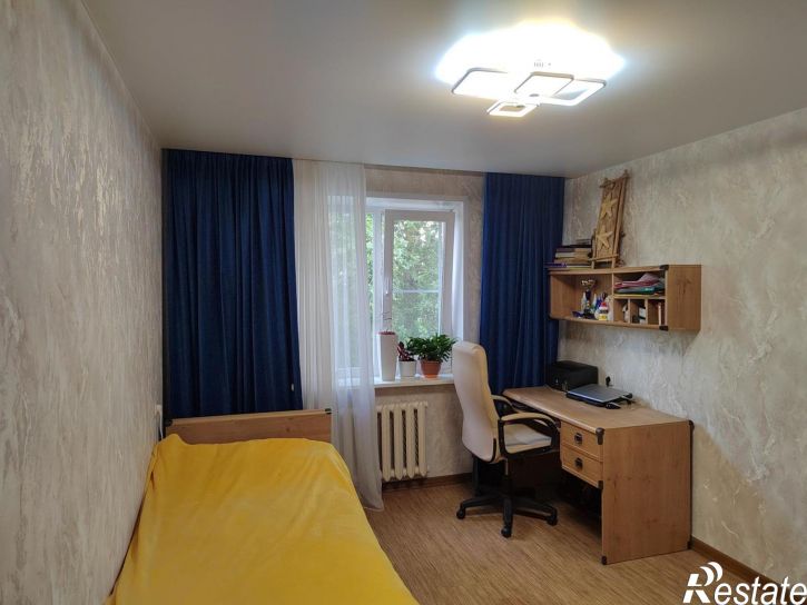 3-комн квартира улица Батова, 3, к.2