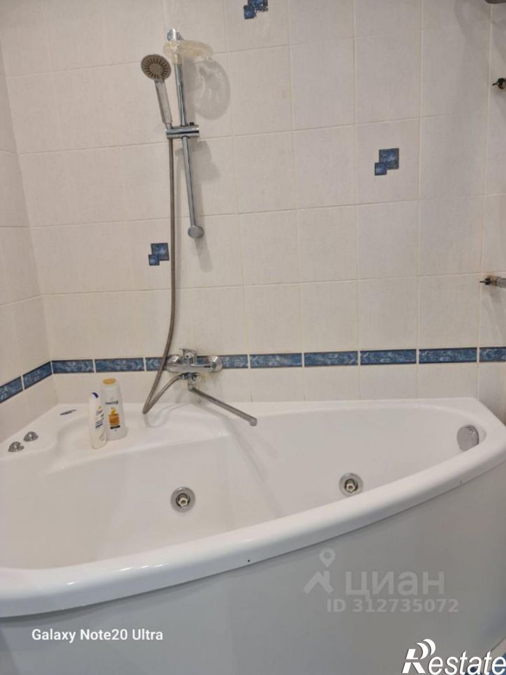 2-комн квартира ул Строителей, 3,  д. 3
