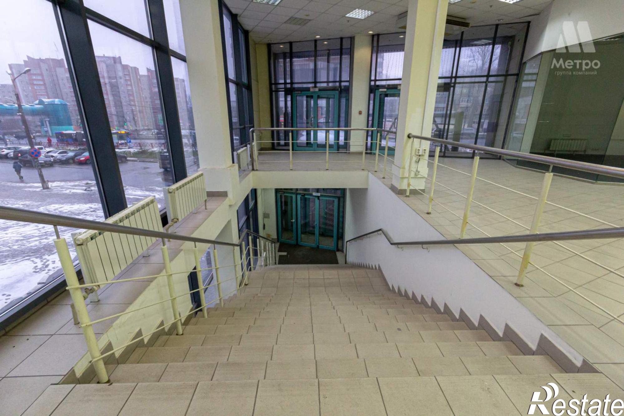 Купить торговое помещение за 122 000 000 рублей на Московский проспект, д.80а
