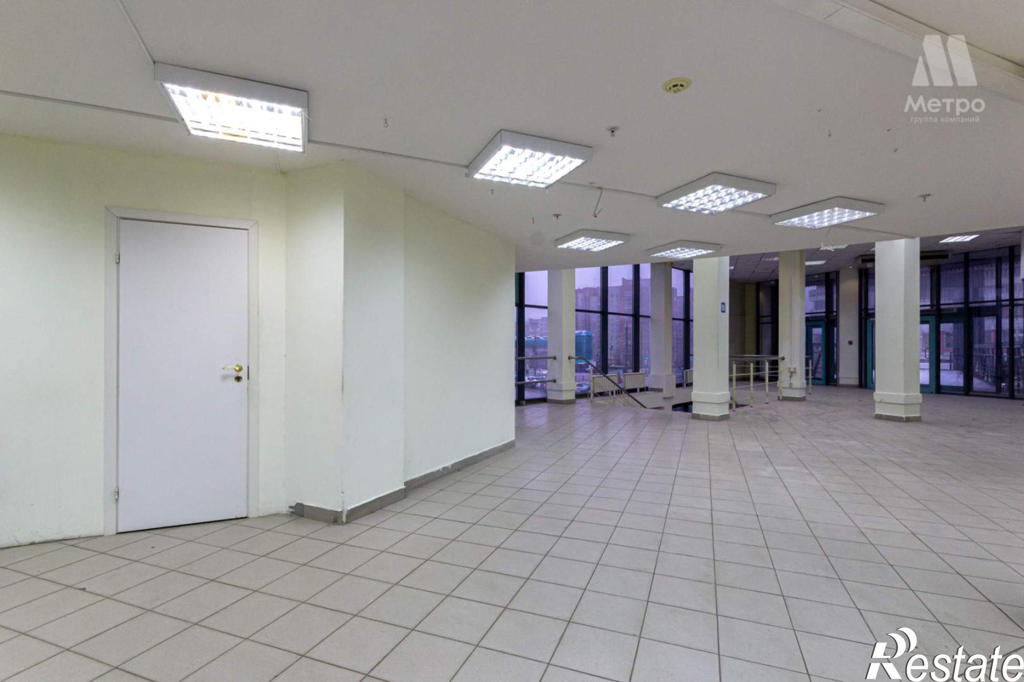 Купить торговое помещение за 122 000 000 рублей на Московский проспект, д.80а