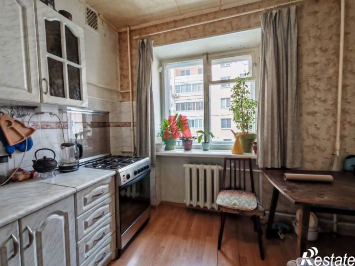 4-комн квартира Суркова улица, д.7