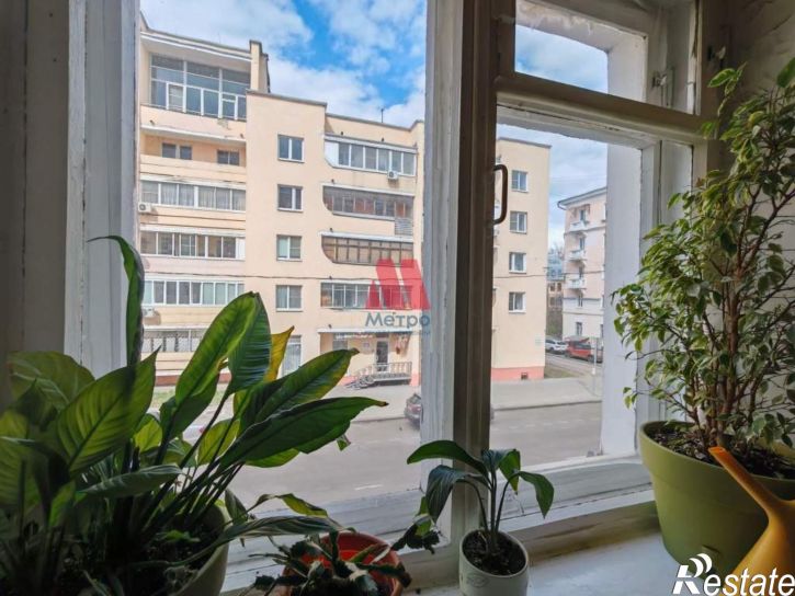 4-комн квартира Суркова улица, д.7
