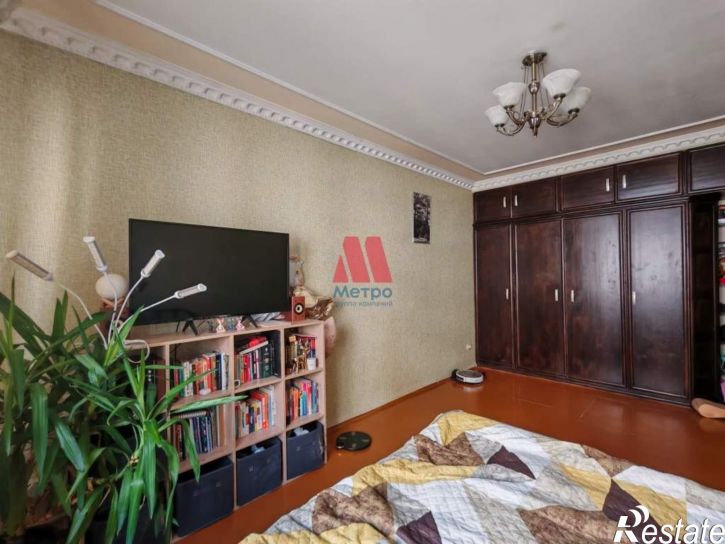 4-комн квартира Суркова улица, д.7