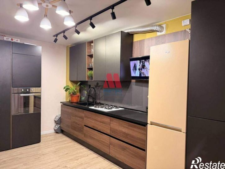 2-комн квартира Авиаторов проспект, д.11