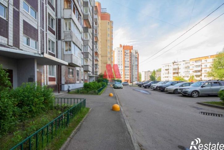 2-комн квартира Космонавтов улица, д.6