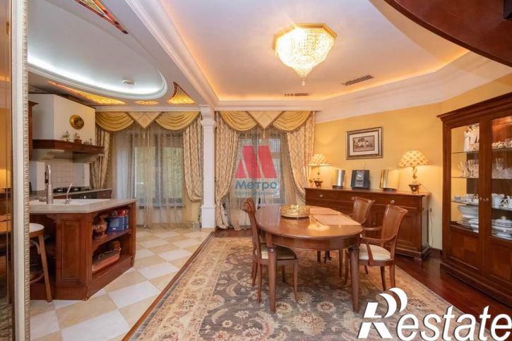 5-комн квартира Максимова улица, д.4а