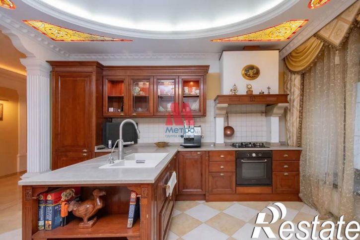 5-комн квартира Максимова улица, д.4а