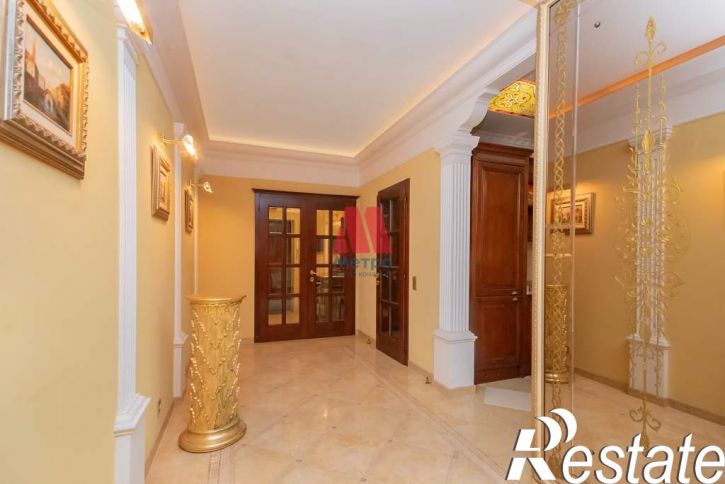 5-комн квартира Максимова улица, д.4а