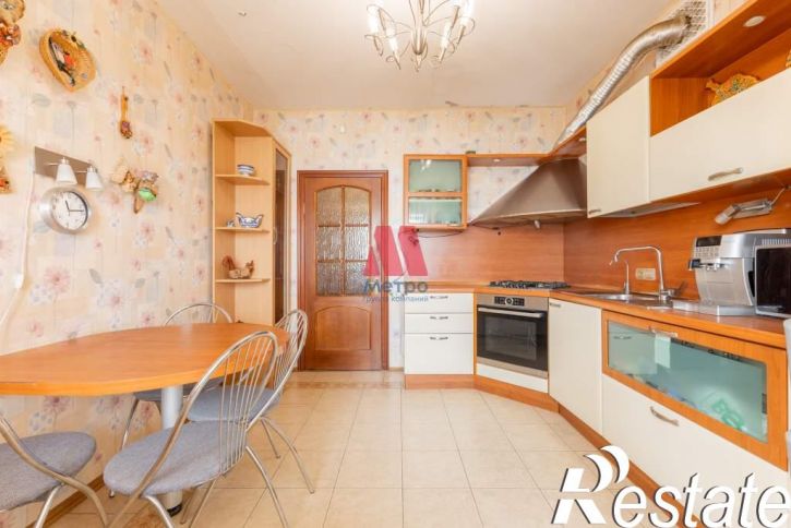 3-комн квартира Дзержинского проспект, д.10к2