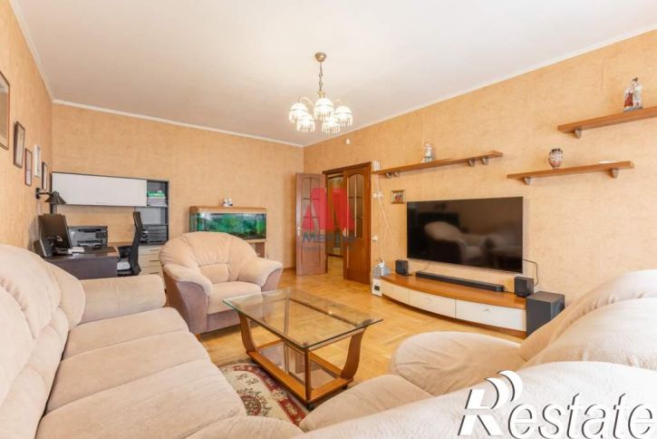 3-комн квартира Дзержинского проспект, д.10к2