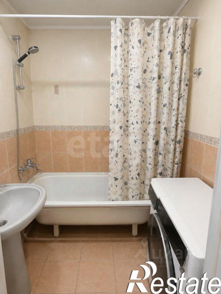 3-комн квартира улица Ньютона, 63 к5,  д. 63 к5