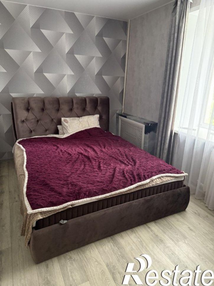 3-комн квартира улица 8 Марта, 11,  д. 11