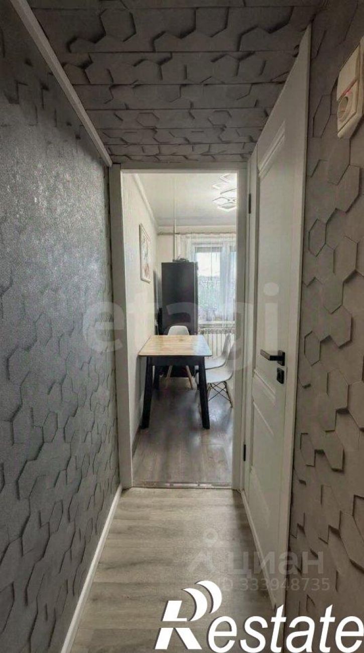 2-комн квартира улица Труфанова, 29 к4,  д. 29 к4