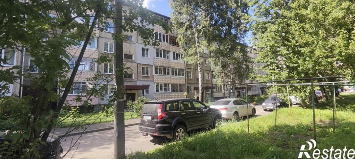 3-комн квартира улица Громова, 38
