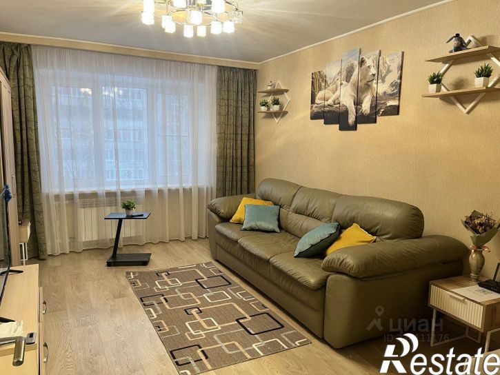 3-комн квартира улица Космонавтов, 21,  д. 21