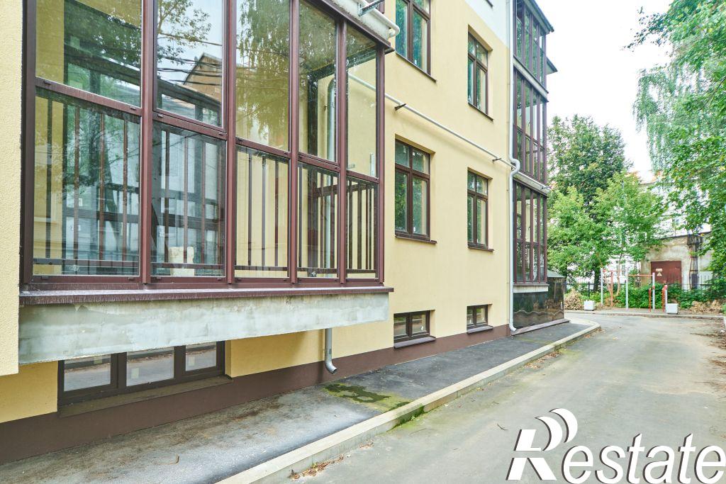 Купить квартиру за 32 745 000 рублей на Суркова ул, 3а
