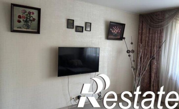 3-комн квартира проспект Авиаторов, 90,  д. 90