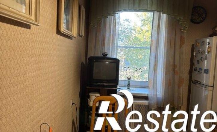3-комн квартира проспект Авиаторов, 90,  д. 90