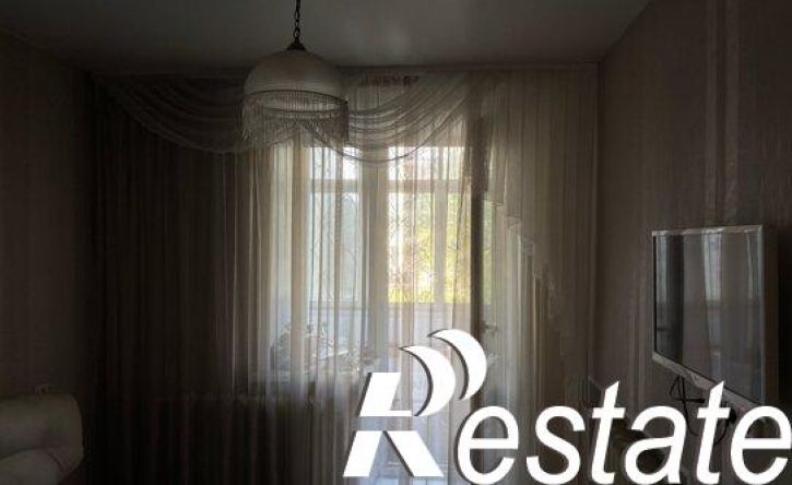 3-комн квартира проспект Авиаторов, 90,  д. 90