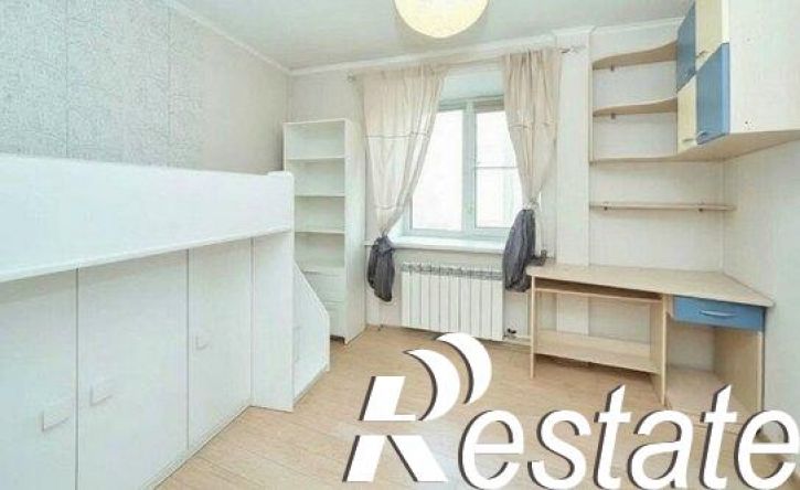 4-комн квартира улица Серго Орджоникидзе, 24,  д. 24