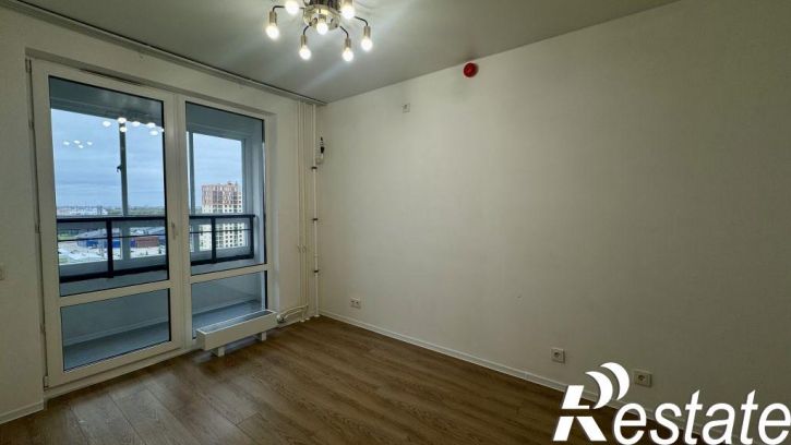 3-комн квартира Лескова ул, 42