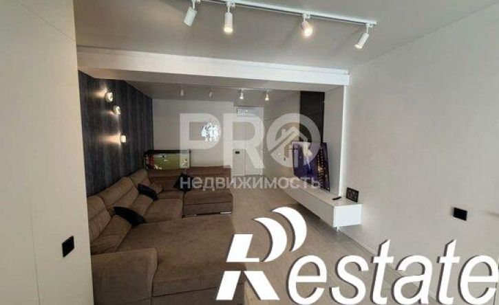 4-комн квартира улица Победы, 13 к2,  д. 13 к2