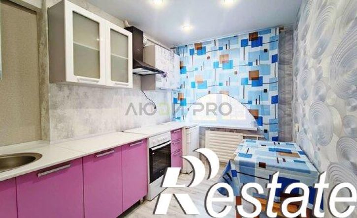 3-комн квартира улица Труфанова, 29 к2,  д. 29 к2